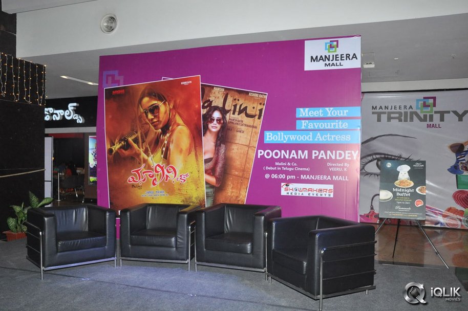 Poonam-Pandey-at-Malini-and-Co-Movie-Promotions